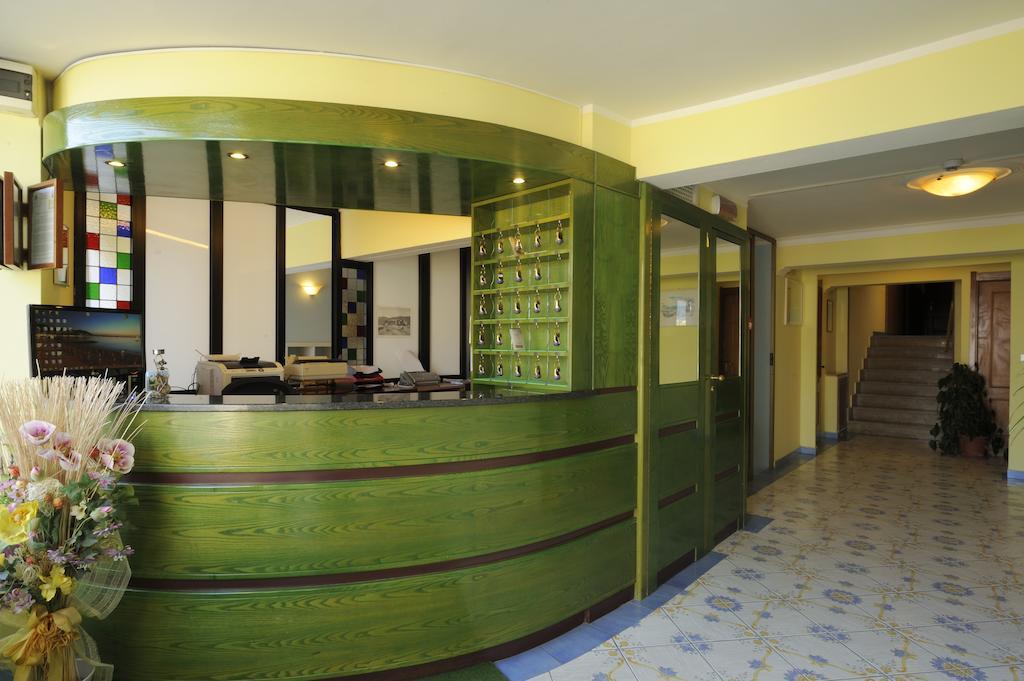 Hotel Delfino Laigueglia Exterior foto
