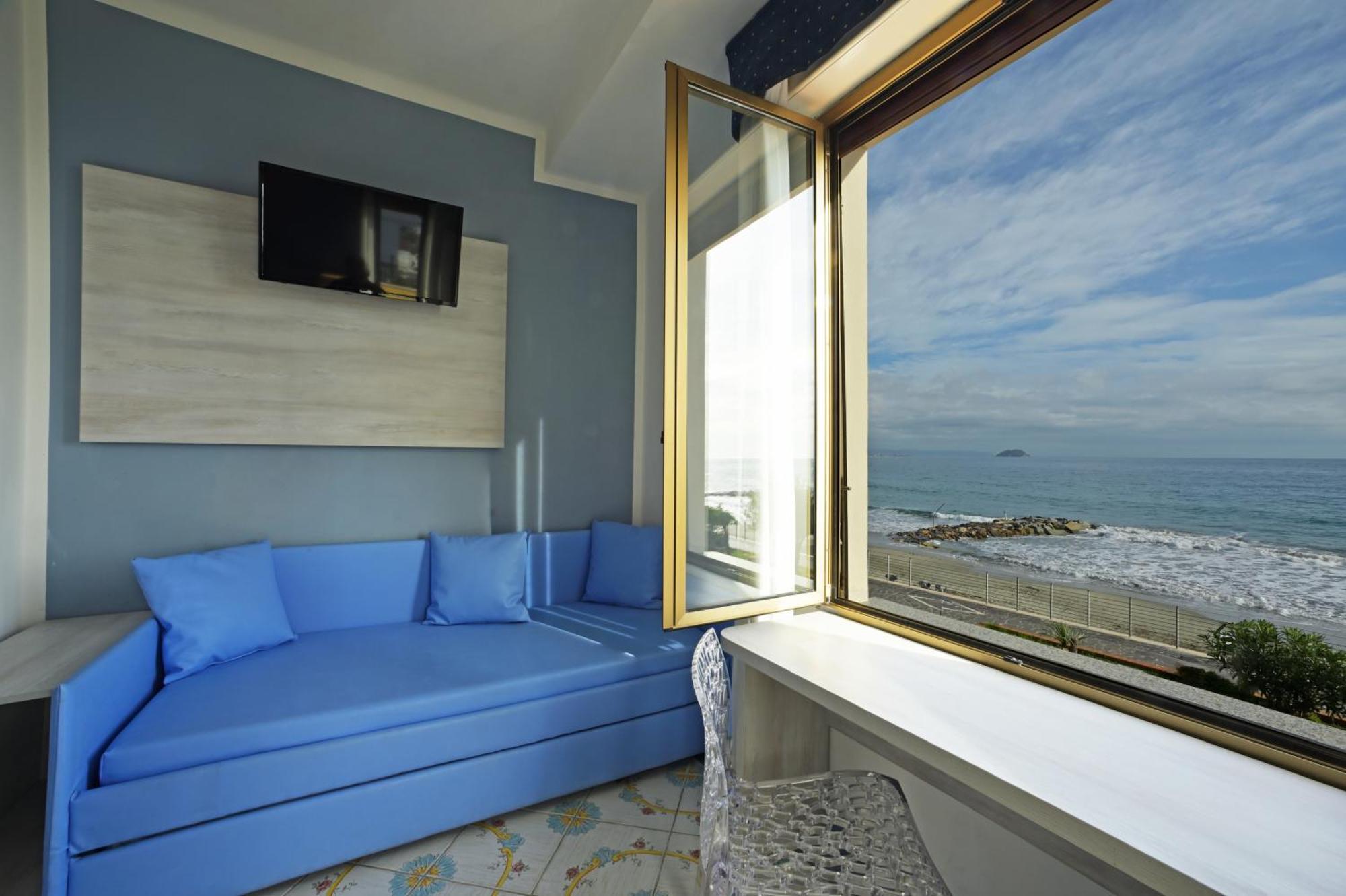 Hotel Delfino Laigueglia Exterior foto