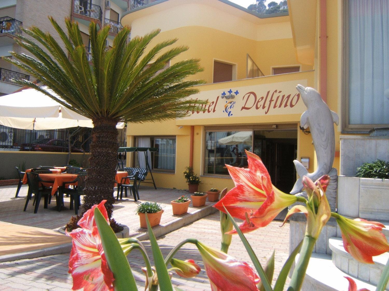 Hotel Delfino Laigueglia Exterior foto