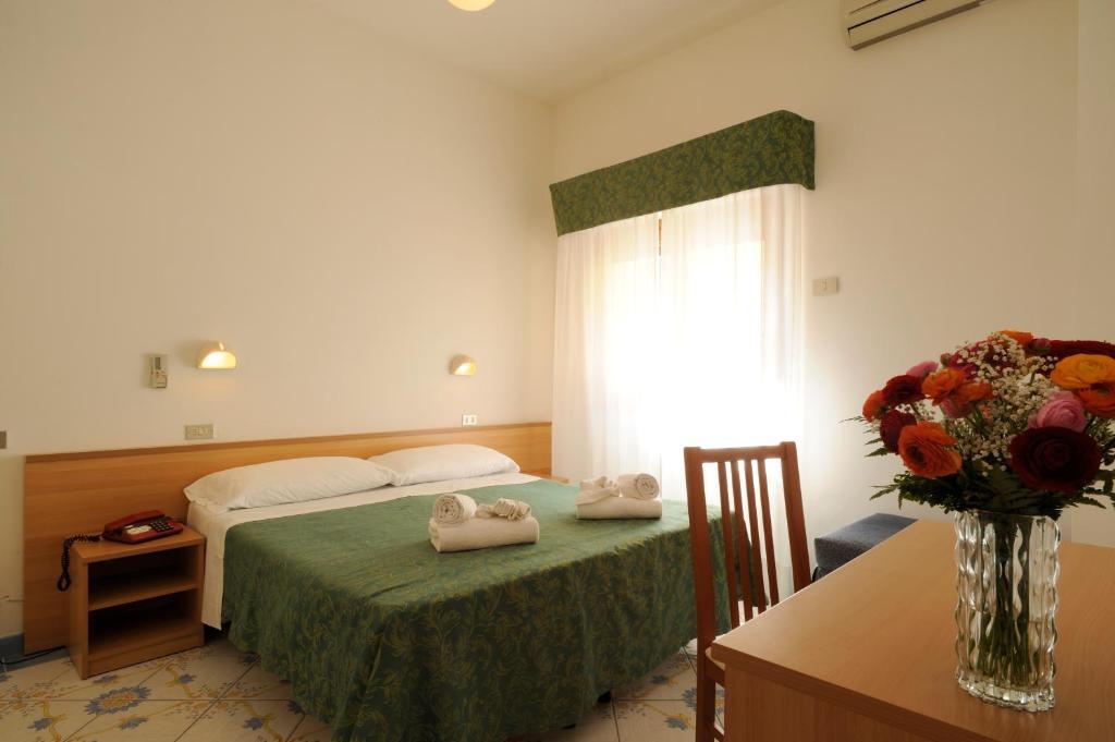 Hotel Delfino Laigueglia Habitación foto