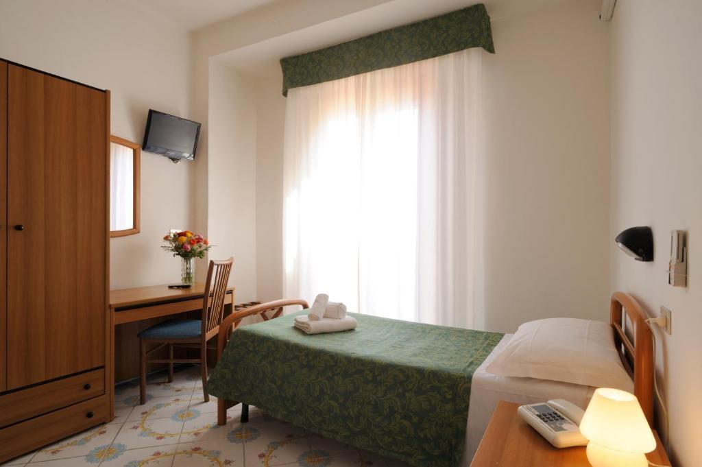 Hotel Delfino Laigueglia Habitación foto